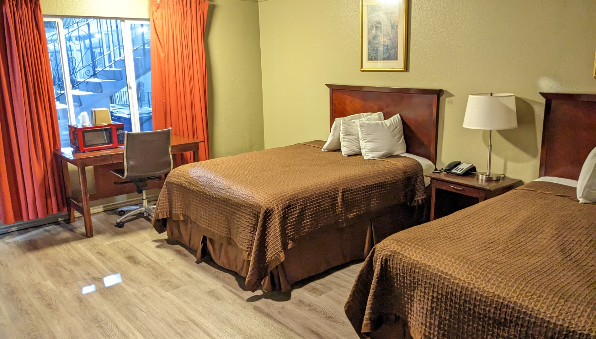 La Hacienda Motel - Seattle Slider Pictures